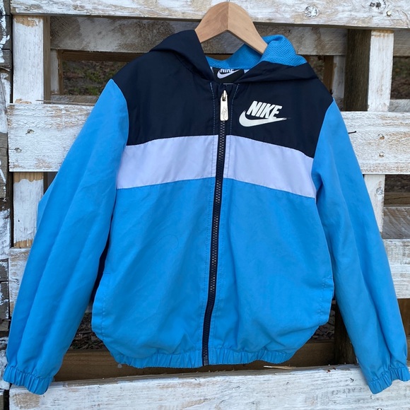 Nike Other - Nike blue and white color block windbreaker jacket, size 4/5